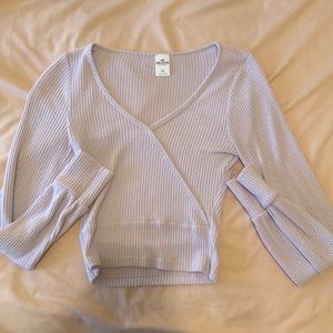 Hollister V-Neck Ribbed Cropped Top